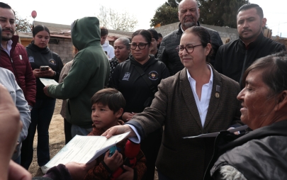 Presidenta Rocio Adame se Reúne con Familias de Primo Tapia Afectadas por los Incendios