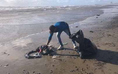 Gobierno de la Presidenta Rocio Adame Realiza Limpieza de Playa Tras Fuertes Lluvias