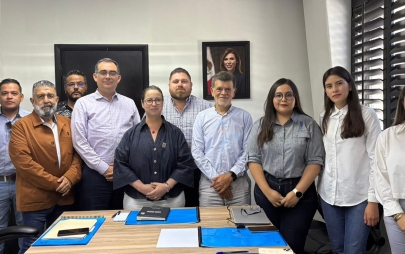 Rocio Adame Firma Contrato de Promesa de Donación Para Construir Viviendas Dignas en Playas de Rosarito