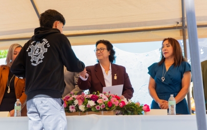 Rocio Adame Celebra Graduación de Secundaria en Primo Tapia