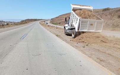 Gobierno de Rocio Adame Avanza en los Trabajos de Mejora Vial en Tramo Rosarito-Tijuana Sobre el Bulevar 2000