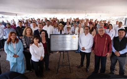 Rocío Adame concreta la donación para construir la Casa del Jubilado del SNTE